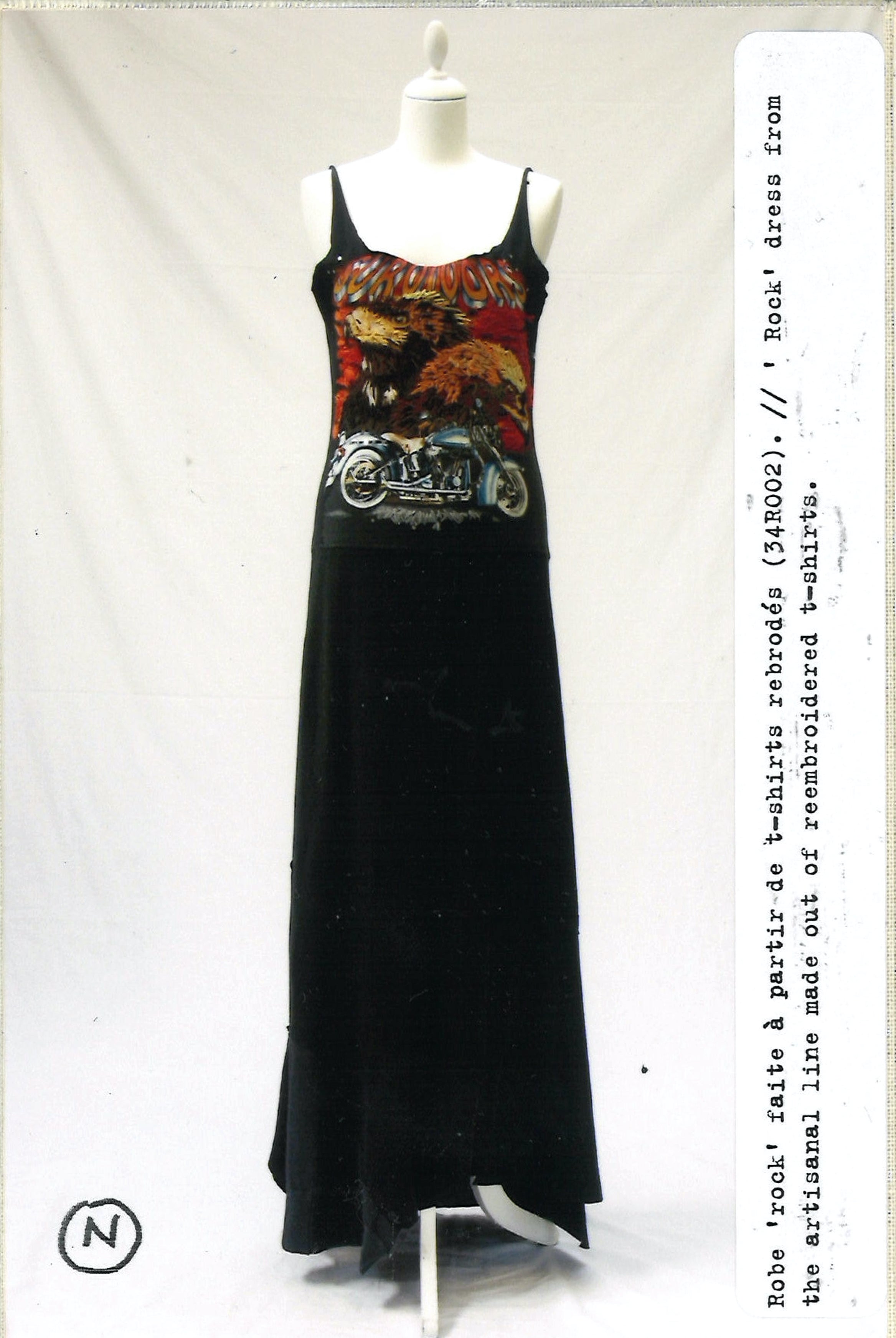 Maison Martin Margiela Lookbook
Womenswear Artisanal Collection Autumn/Winter 2005-06